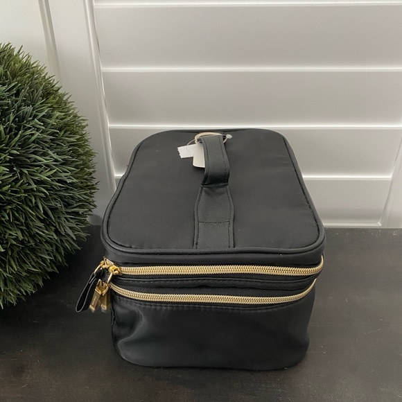 KESTREL Bags Kestrel Nwt Cosmetic Travel Bag Black Poshmark